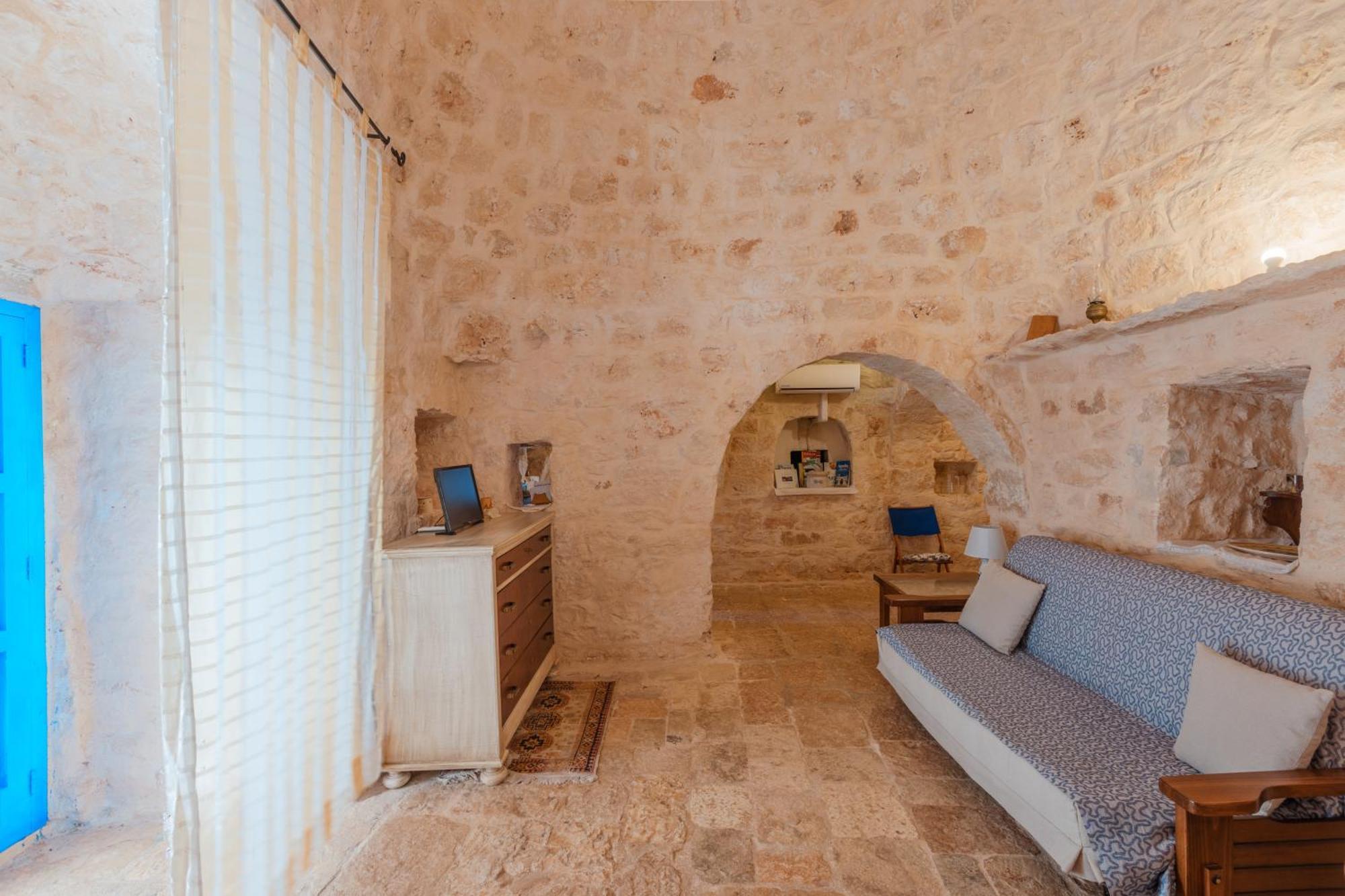 Trullo Tarantini Con Piscina Privata Apartment Latiano Exterior photo