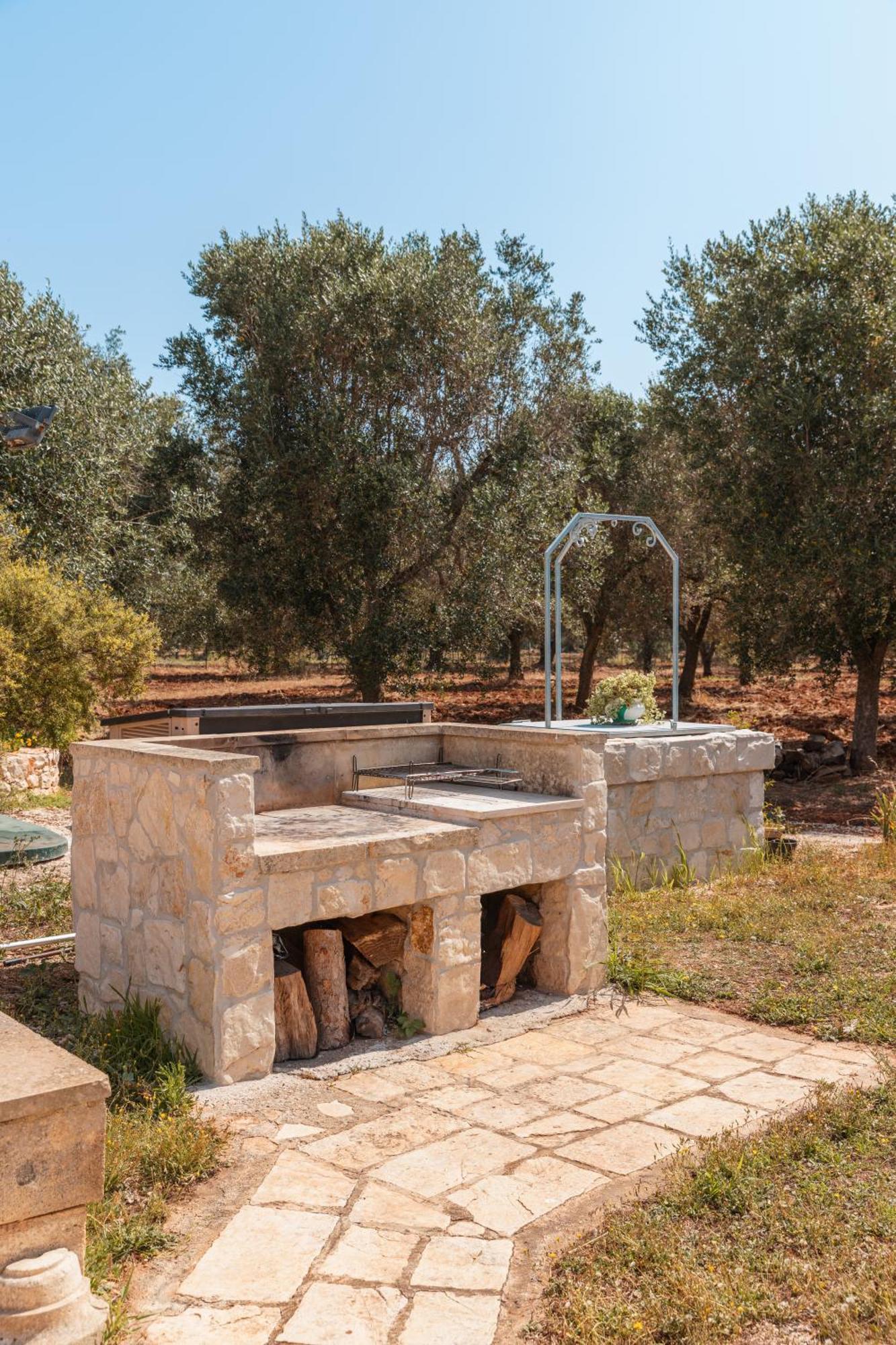 Trullo Tarantini Con Piscina Privata Apartment Latiano Exterior photo