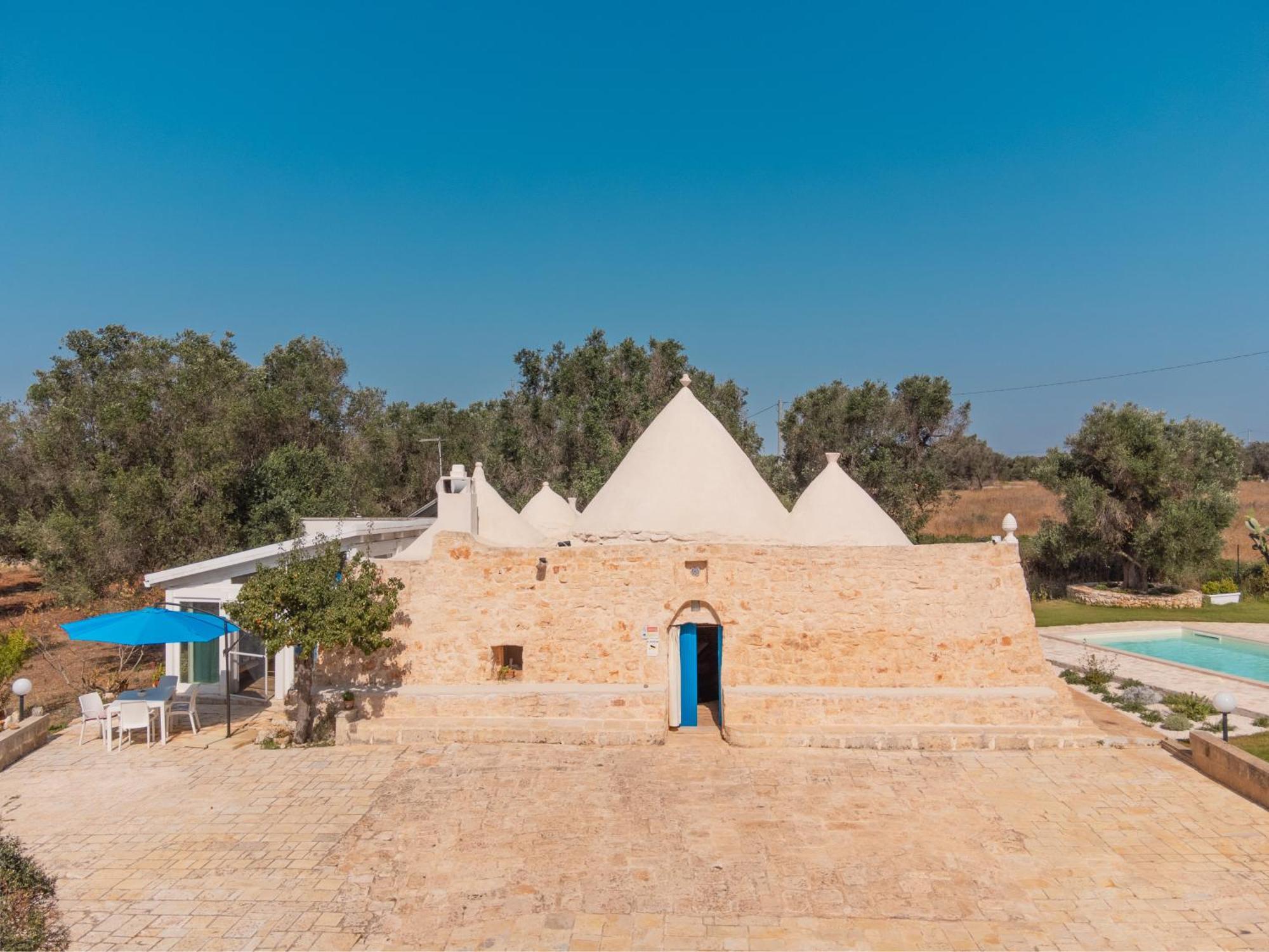 Trullo Tarantini Con Piscina Privata Apartment Latiano Exterior photo
